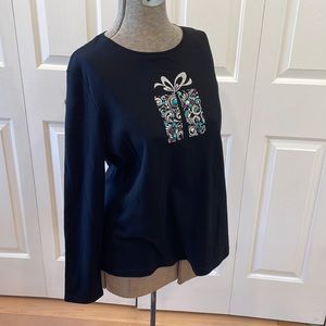 Croft & Barrow black long sleeve silver holiday gift box crewneck t shirt